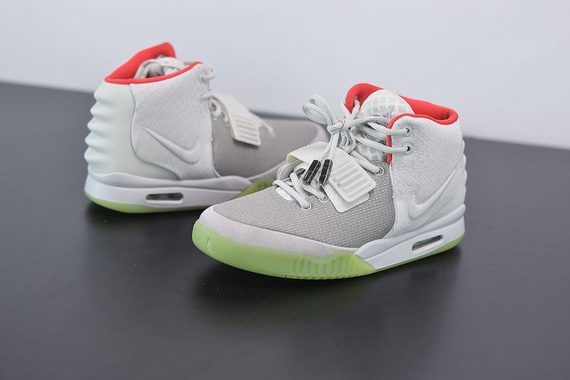 Nike Air Yeezy 2 Platinum NRG Kanye West Wolf Grey