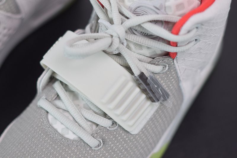 Nike Air Yeezy 2 Platinum NRG Kanye West Wolf Grey