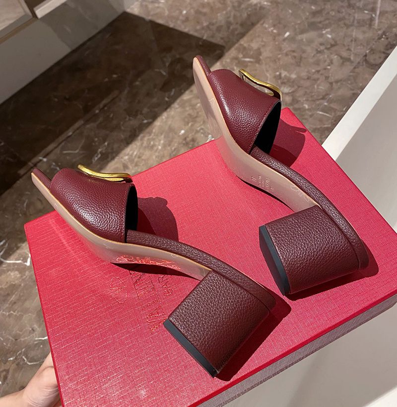 Valentino Garavani VLOGO leather sandals Wine Red
