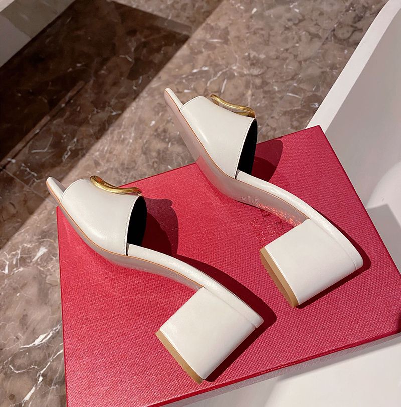 Valentino Garavani VLOGO leather sandals White