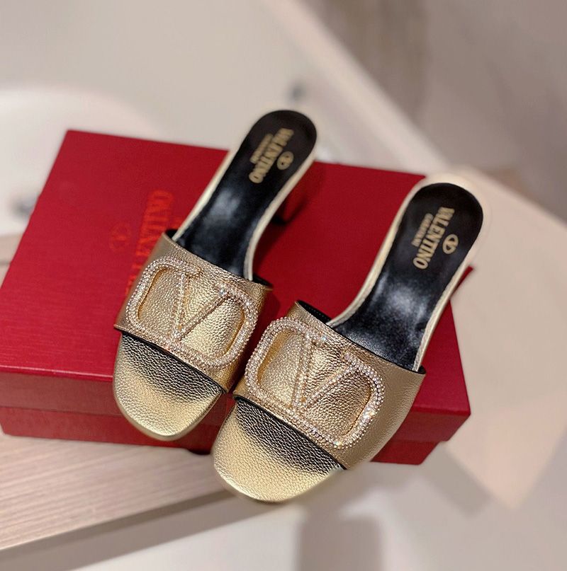Valentino Garavani VLOGO leather sandals Golden