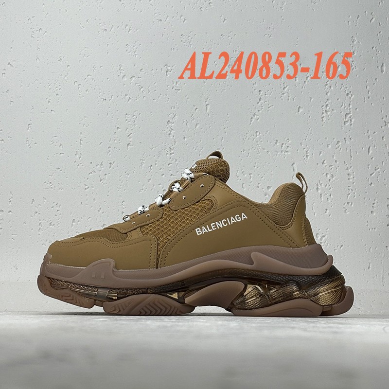 Balenciaga Triple S shoe 039