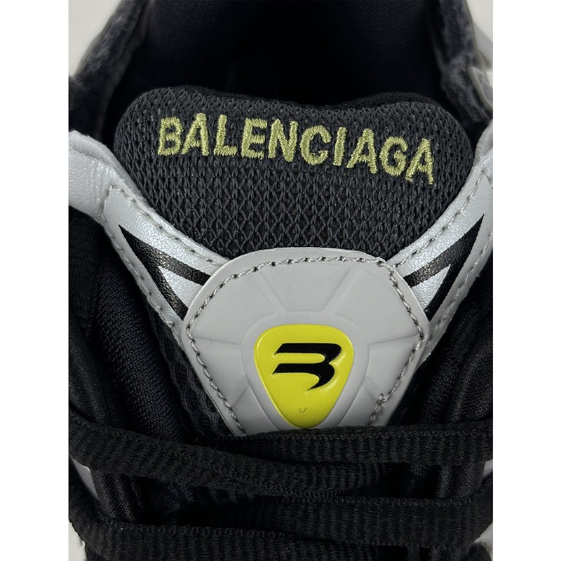 Balenciaga Runner shoe 002