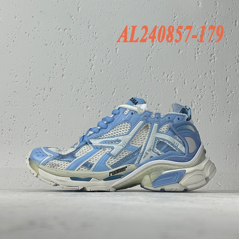 Balenciaga Runner Sneaker 041