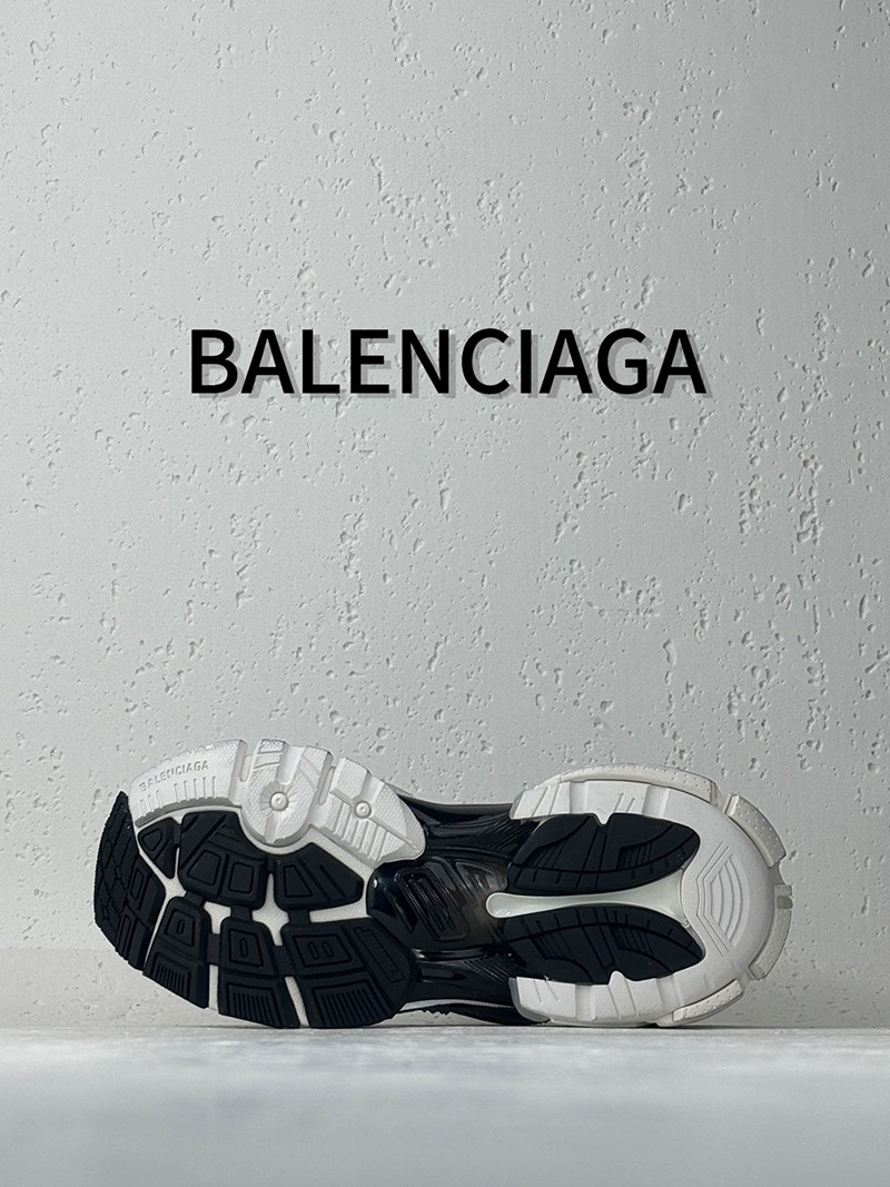 Balenciaga Runner shoe 003