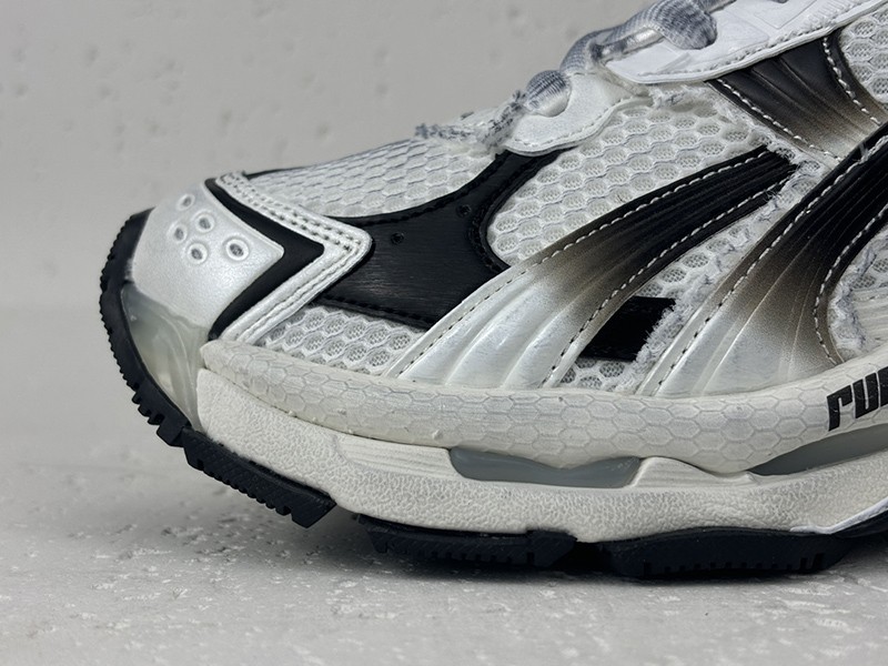 Balenciaga Runner shoe 003