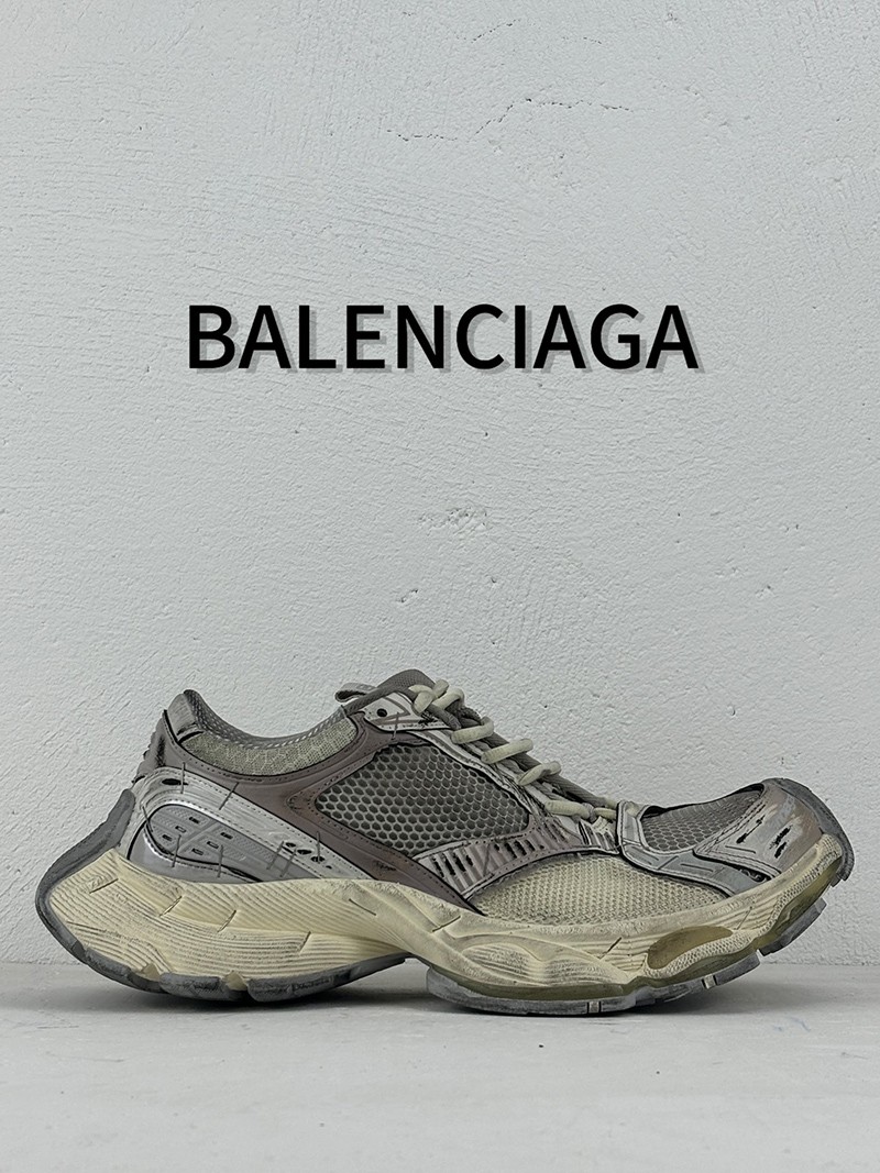 Balenciaga 3XL Sneakers 024