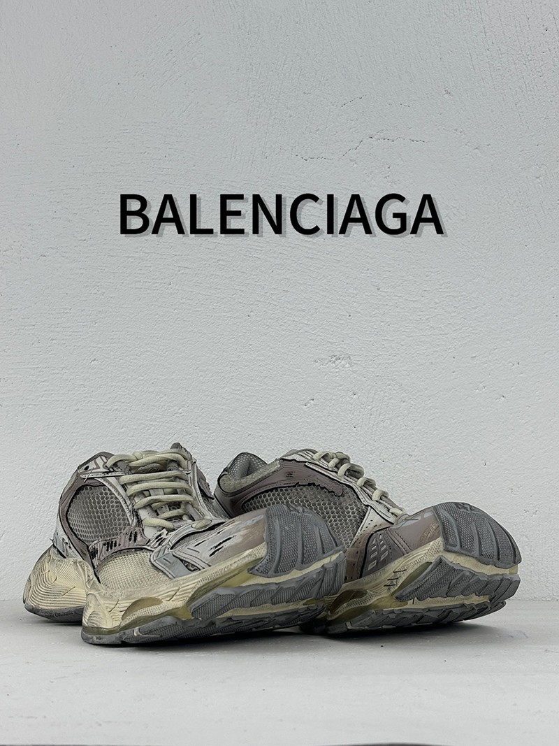 Balenciaga 3XL Sneakers 024