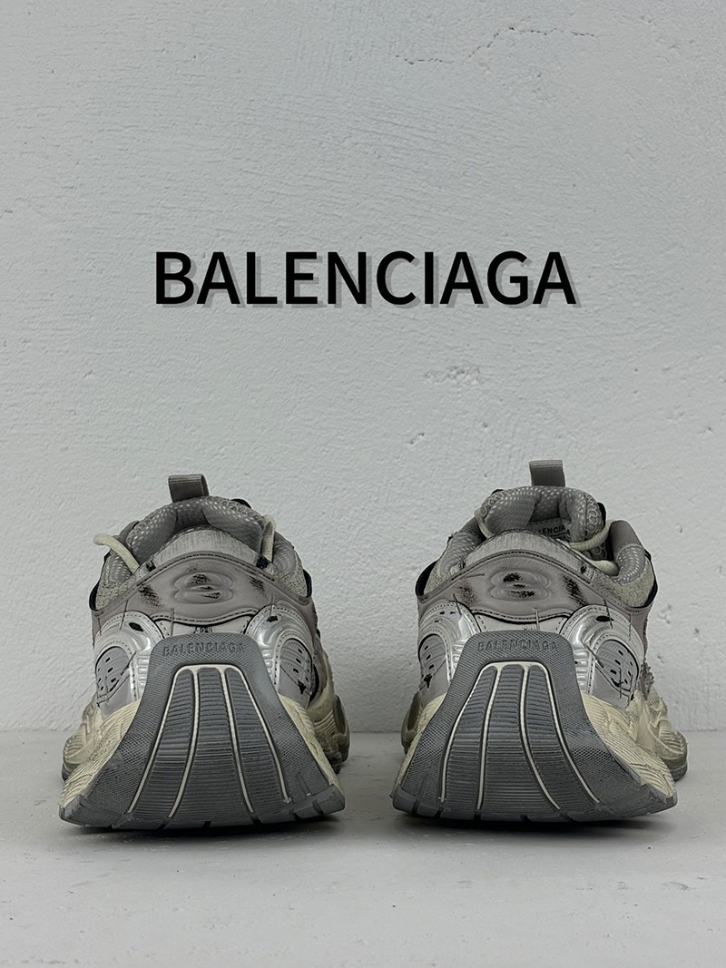 Balenciaga 3XL Sneakers 024