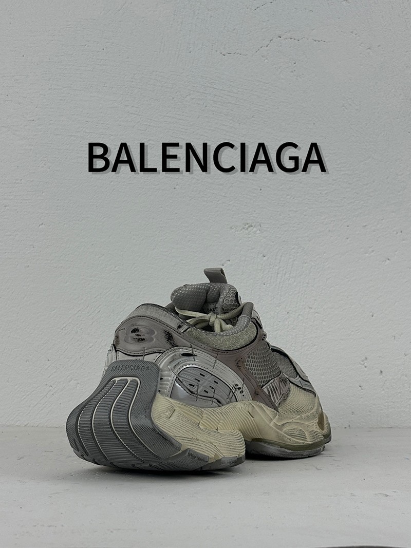 Balenciaga 3XL Sneakers 024