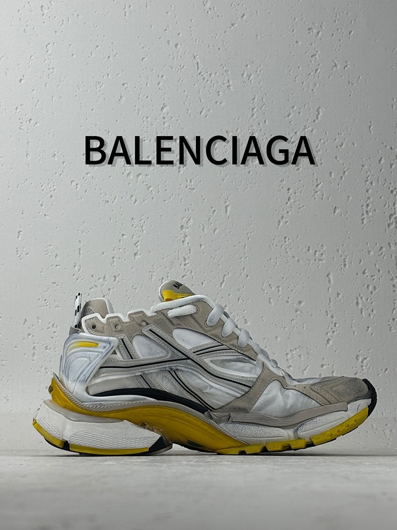 Balenciaga Runner Sneaker 027