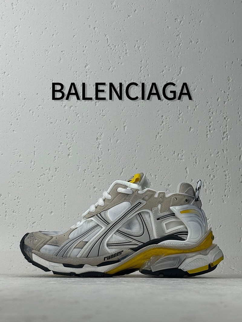 Balenciaga Runner Sneaker 027