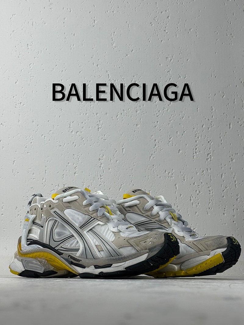 Balenciaga Runner Sneaker 027