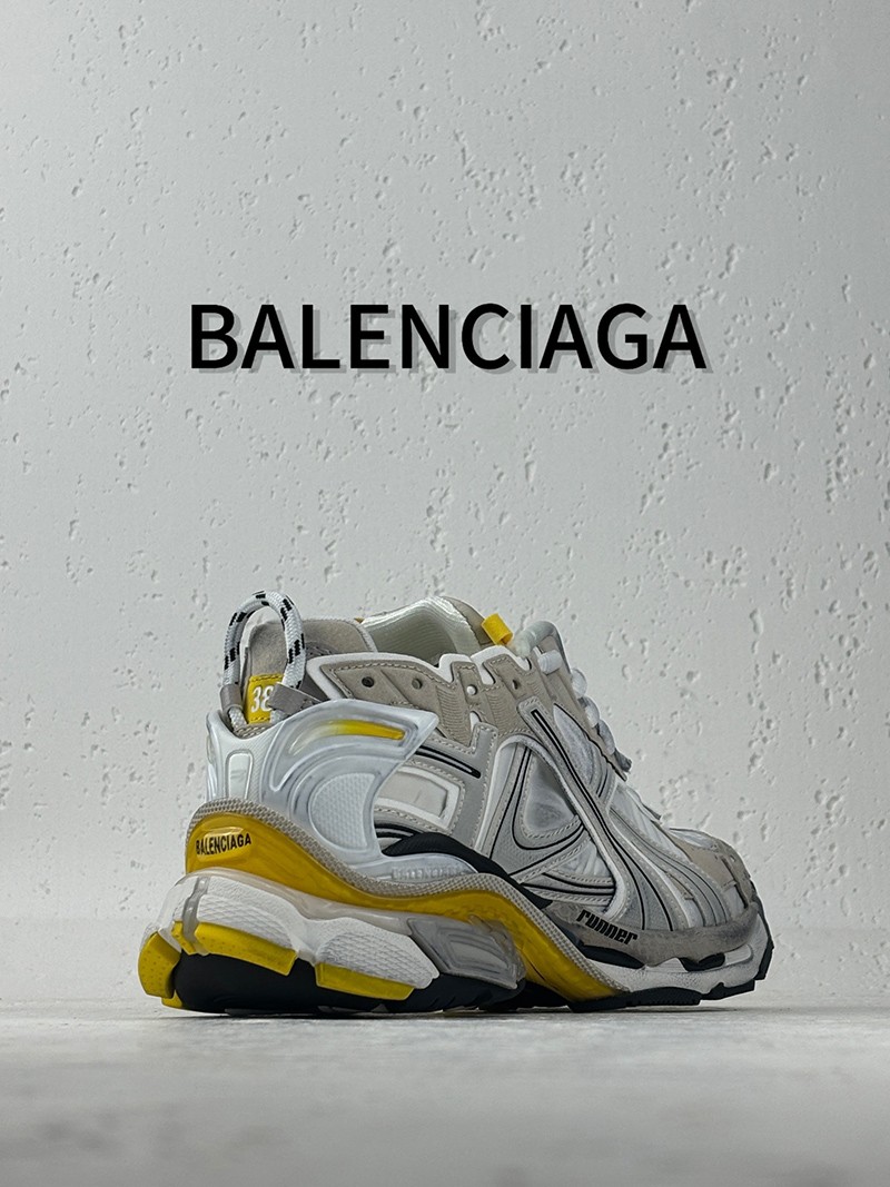 Balenciaga Runner Sneaker 027