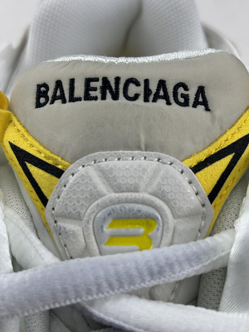 Balenciaga Runner Sneaker 027