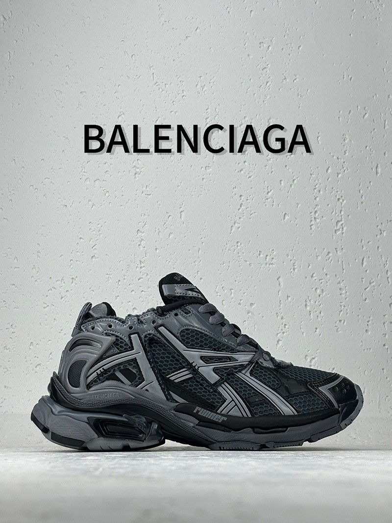 Balenciaga Runner Sneaker 031