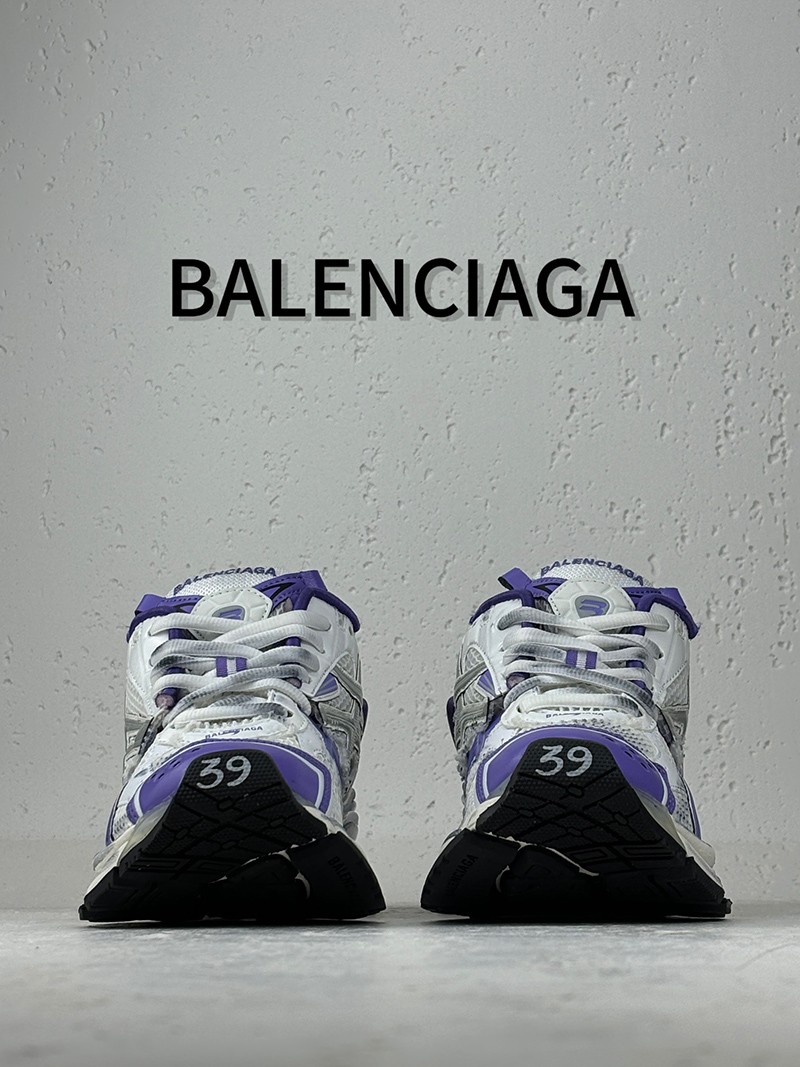 Balenciaga Runner Sneaker 032