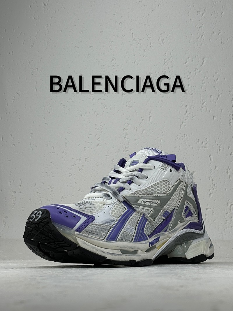 Balenciaga Runner Sneaker 032