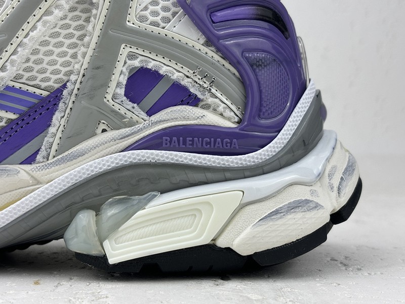 Balenciaga Runner Sneaker 032