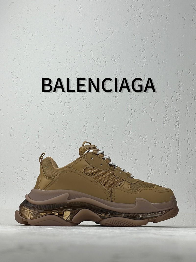 Balenciaga Triple S shoe 039