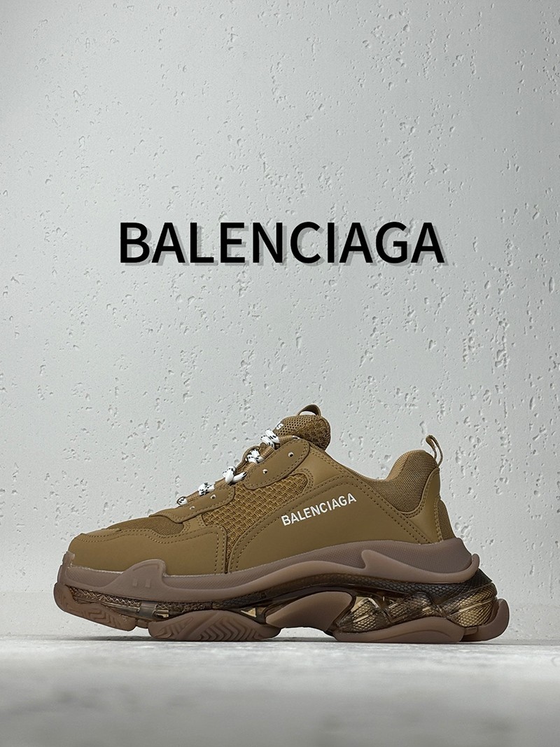 Balenciaga Triple S shoe 039