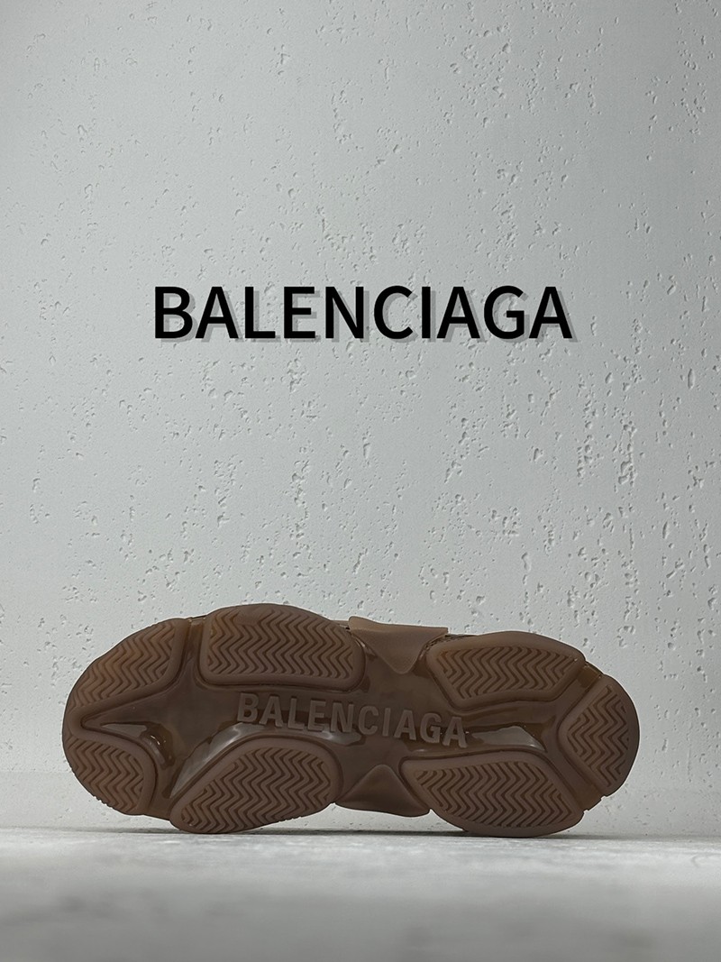 Balenciaga Triple S shoe 039