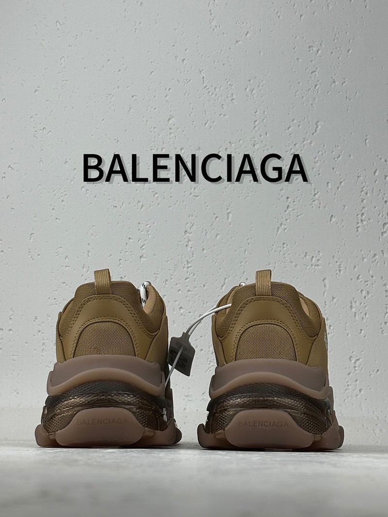 Balenciaga Triple S shoe 039