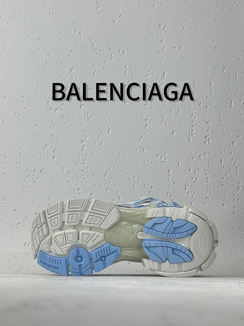 Balenciaga Runner Sneaker 041