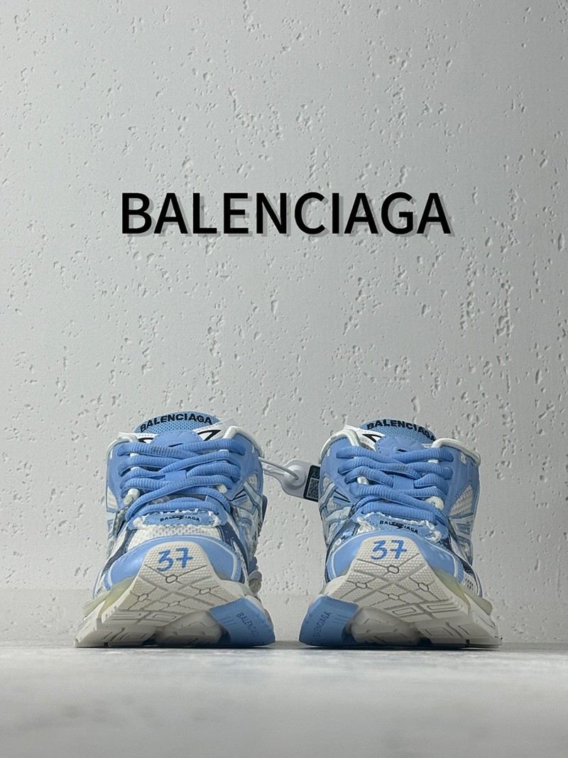 Balenciaga Runner Sneaker 041