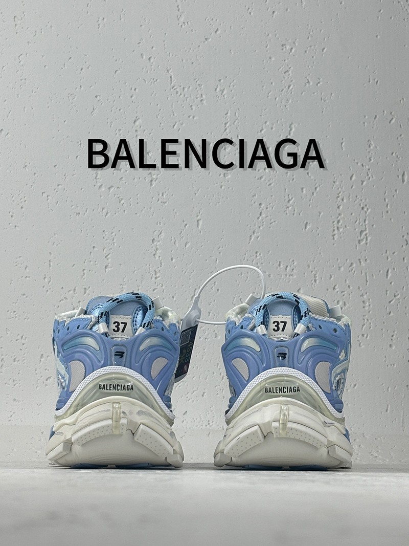 Balenciaga Runner Sneaker 041