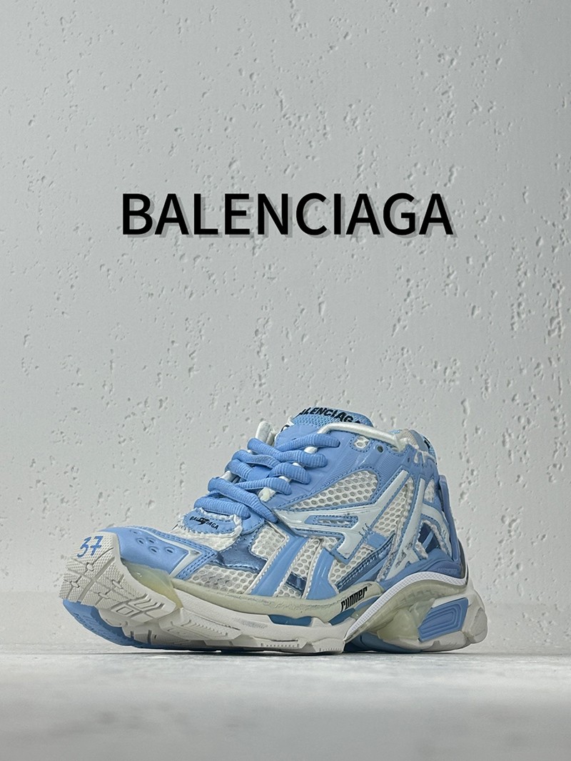 Balenciaga Runner Sneaker 041