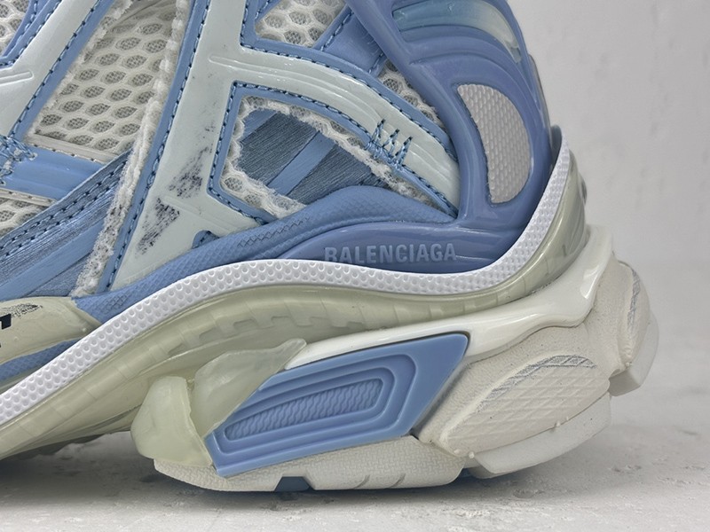 Balenciaga Runner Sneaker 041