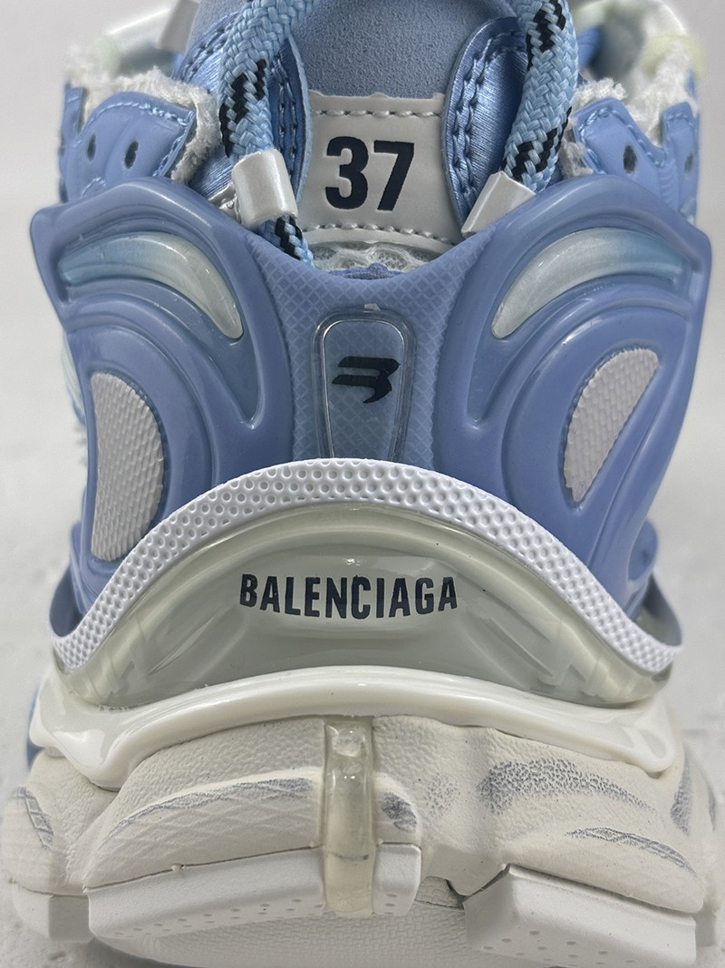 Balenciaga Runner Sneaker 041