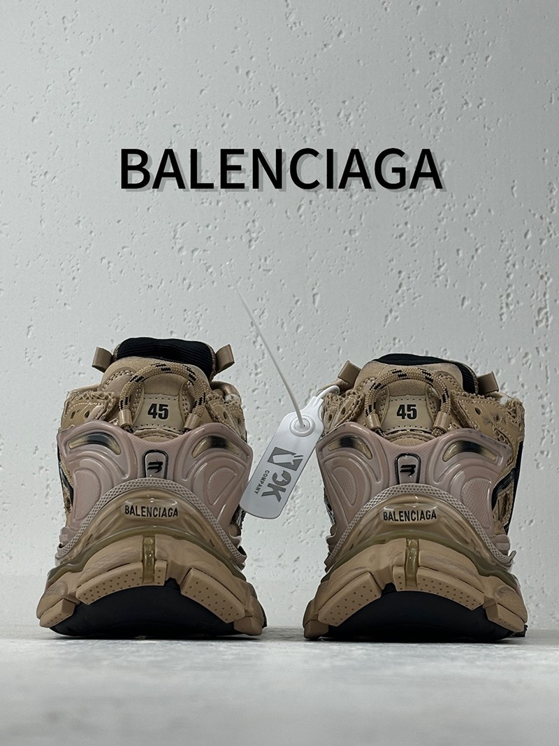 Balenciaga Runner Sneaker 042