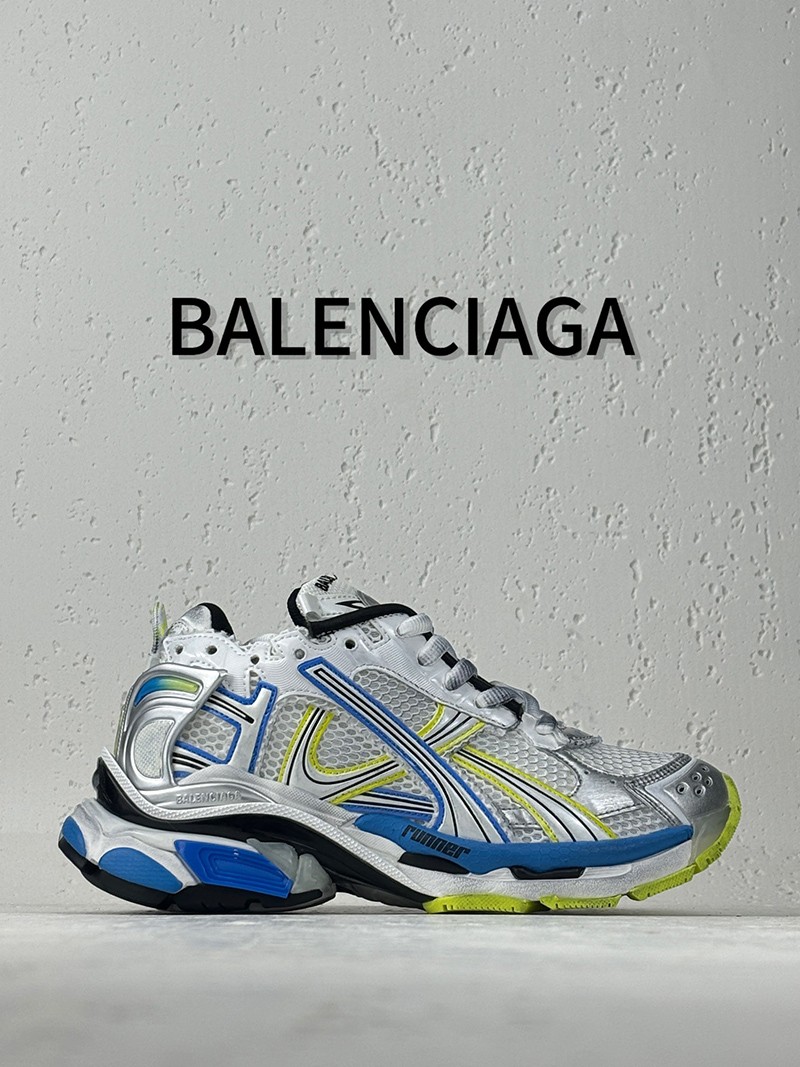 Balenciaga Runner Sneaker 043