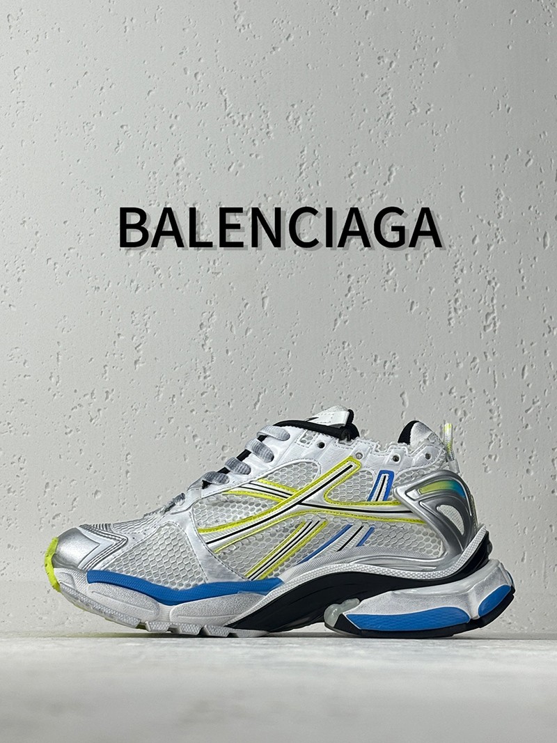 Balenciaga Runner Sneaker 043