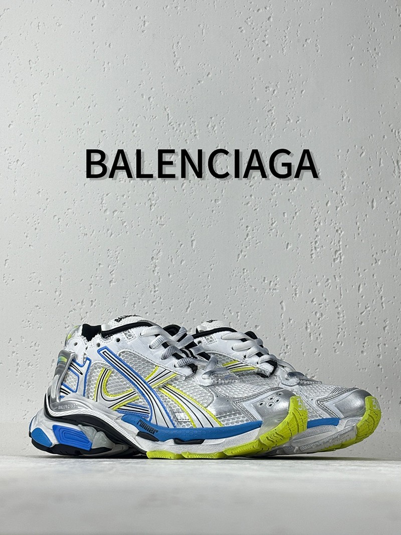 Balenciaga Runner Sneaker 043