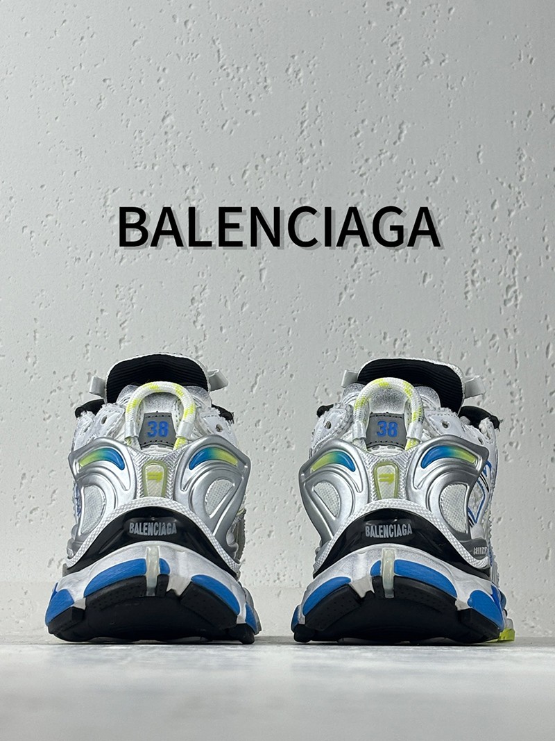 Balenciaga Runner Sneaker 043