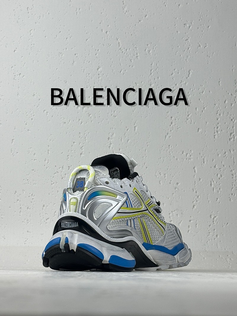 Balenciaga Runner Sneaker 043