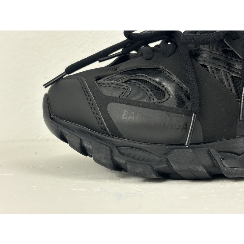 Balenciaga Track shoe 001