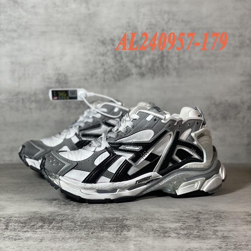 Balenciaga Runner Sneaker 063