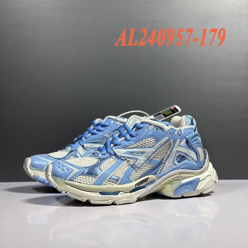 Balenciaga Runner Sneaker 082