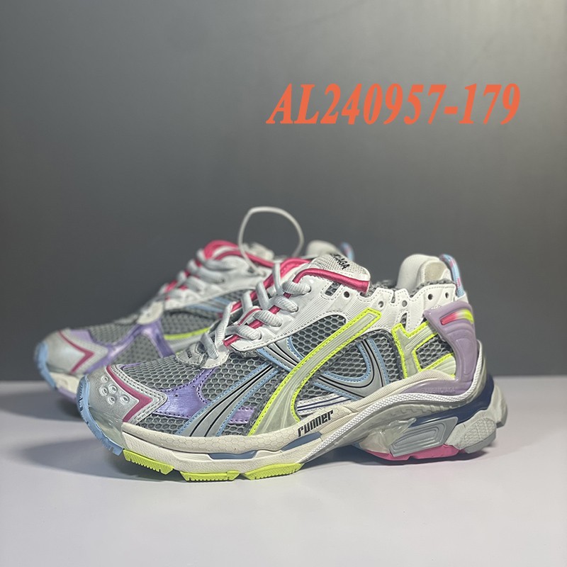 Balenciaga Runner Sneaker 049