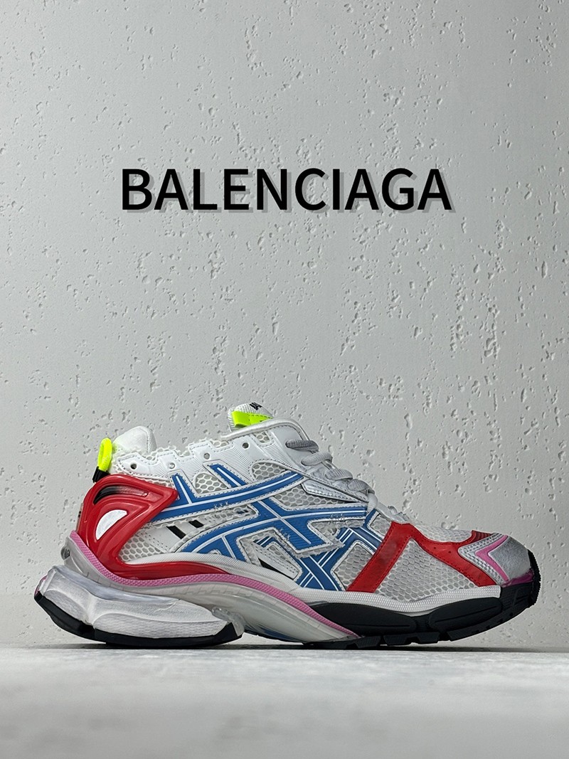 Balenciaga Runner Sneaker 044