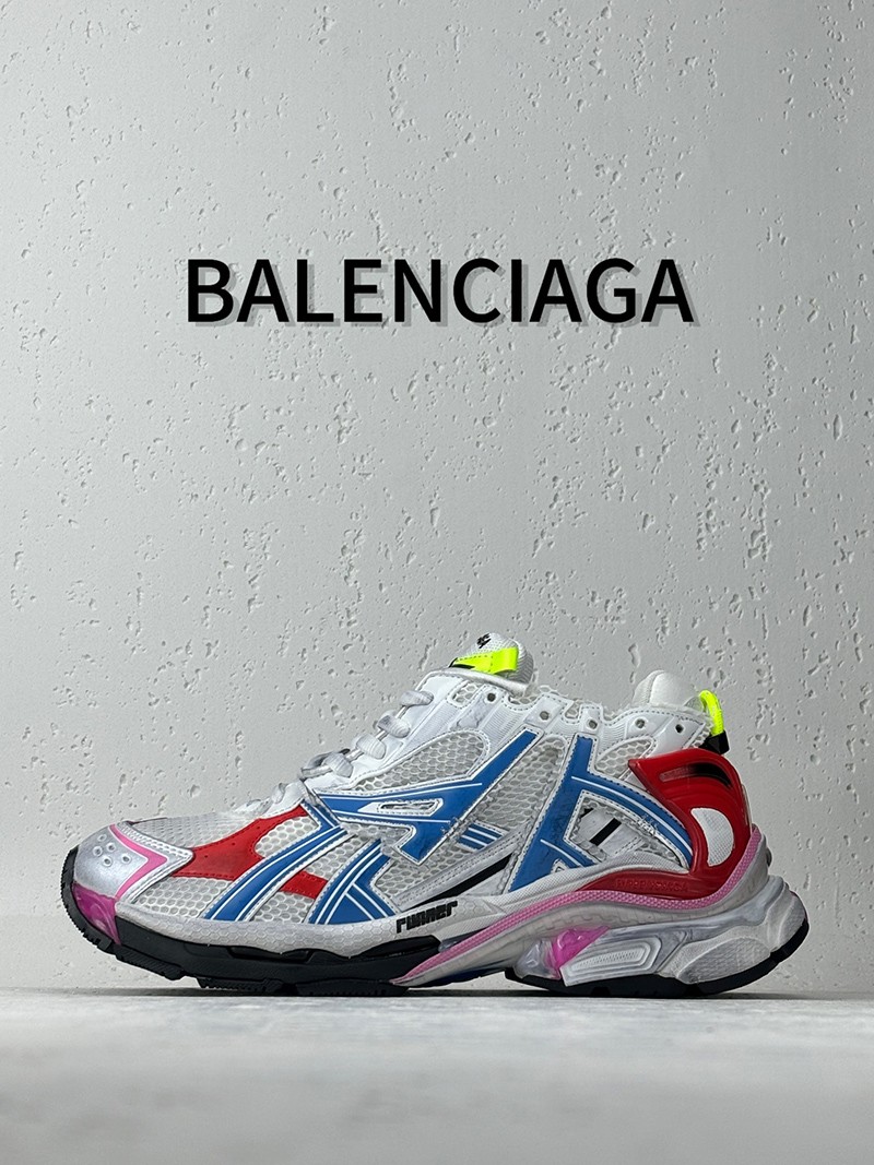 Balenciaga Runner Sneaker 044