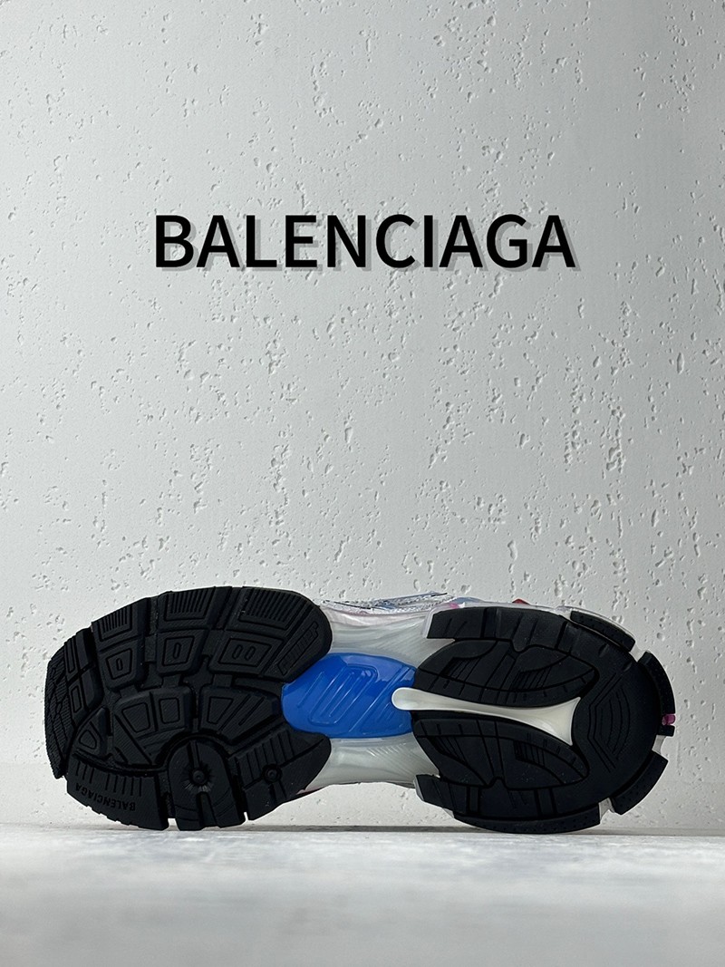 Balenciaga Runner Sneaker 044