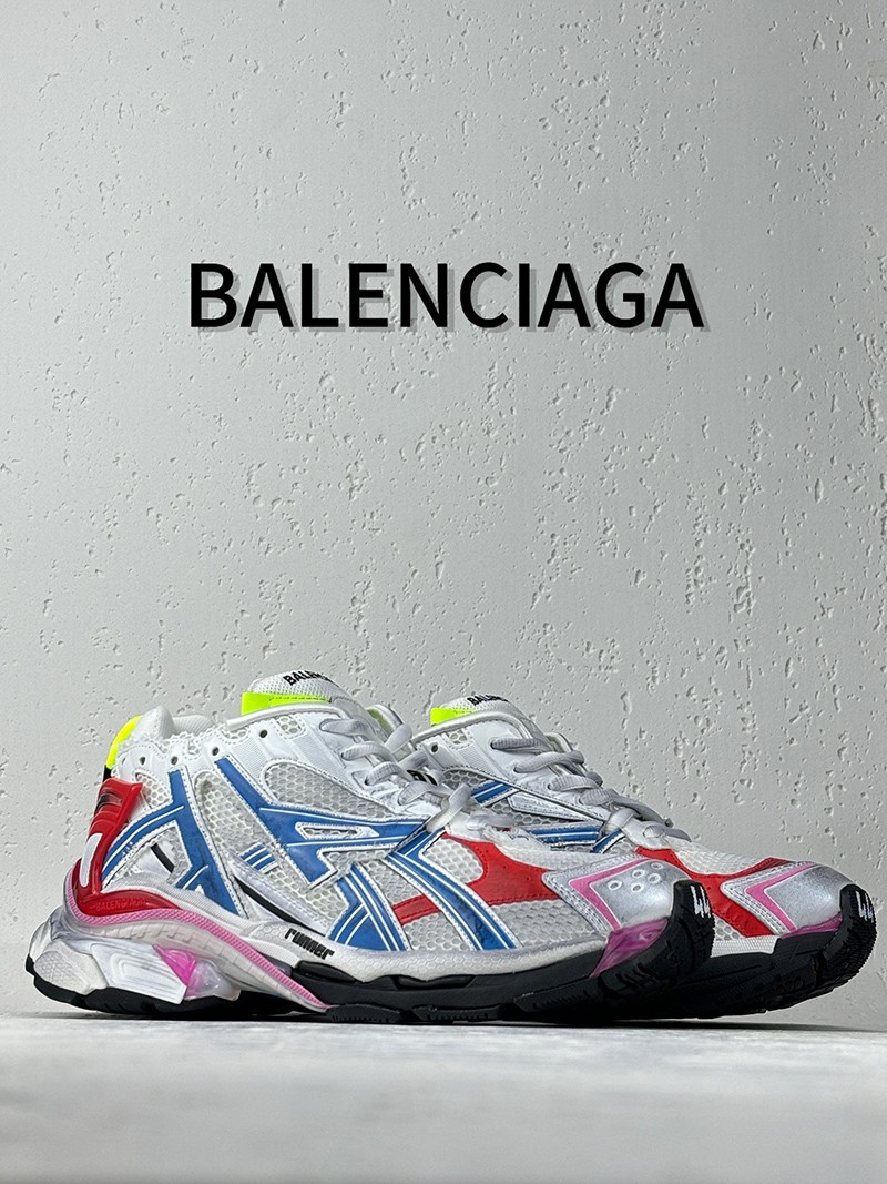 Balenciaga Runner Sneaker 044