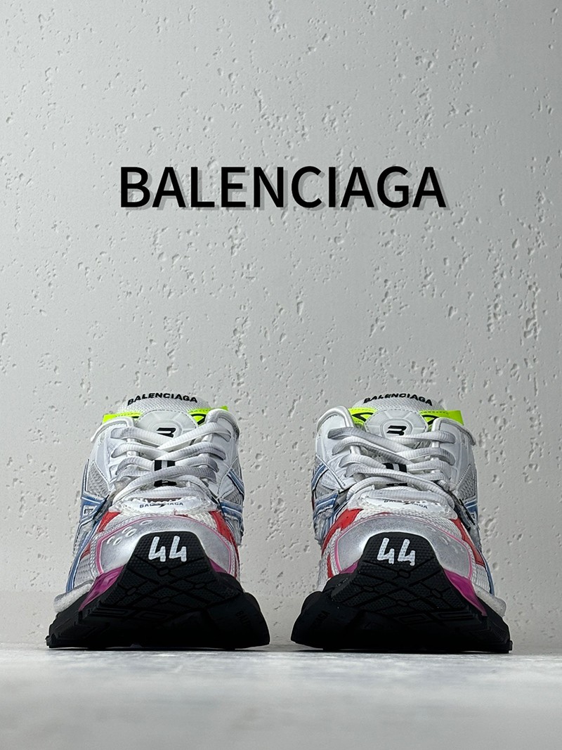 Balenciaga Runner Sneaker 044