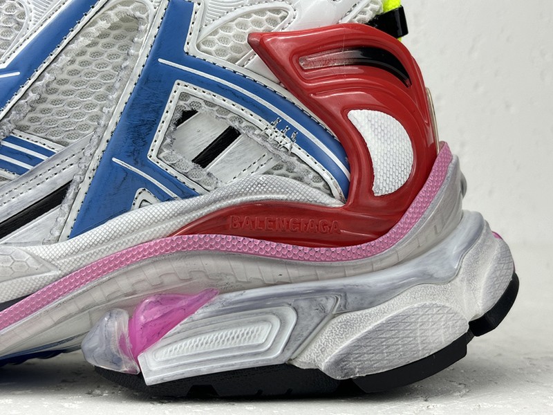 Balenciaga Runner Sneaker 044