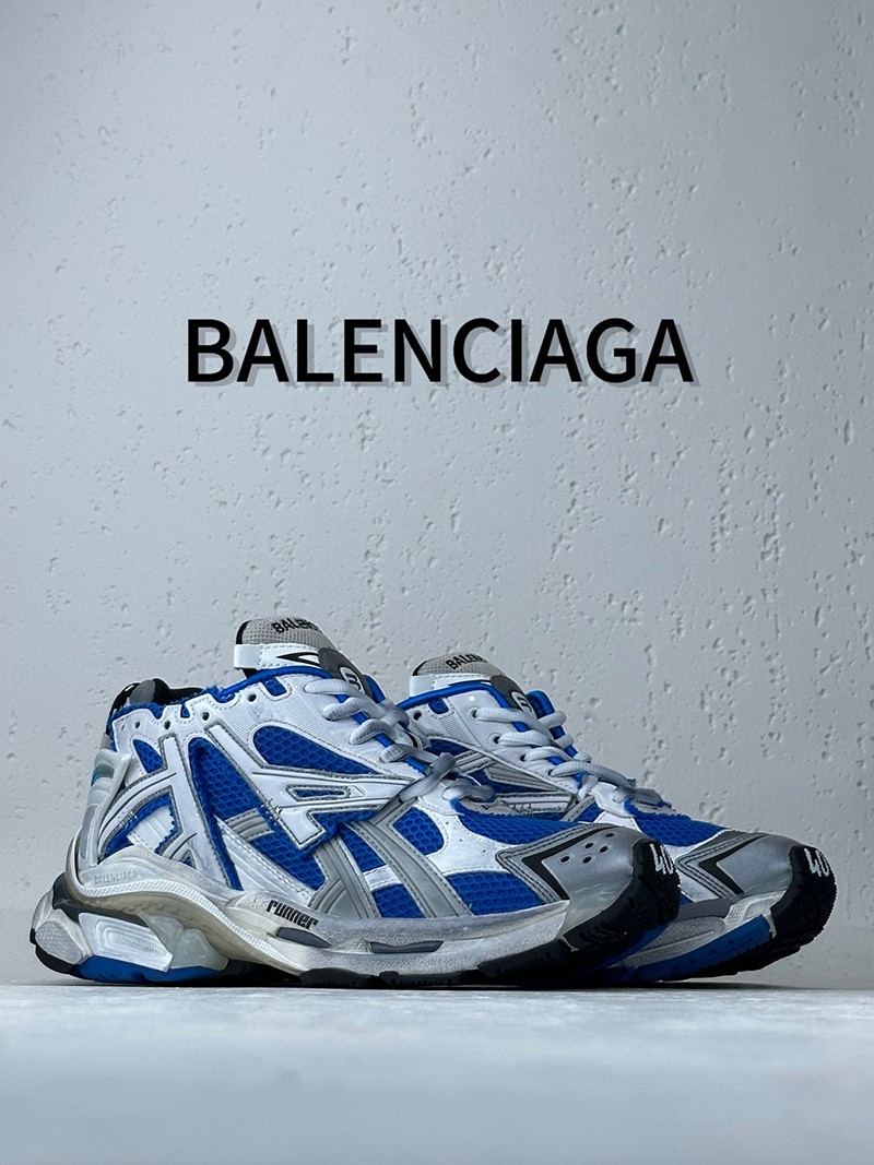 Balenciaga Runner Sneaker 045